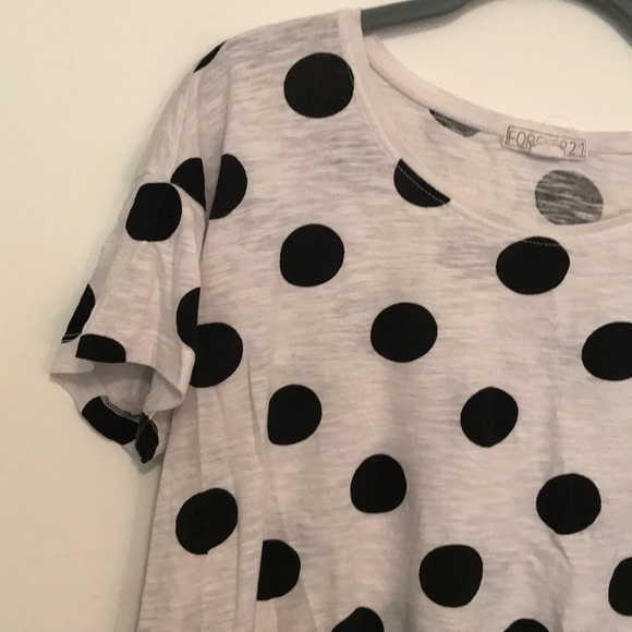 Simple Large Polka Dot F21 Tee - Picture 2 of 3